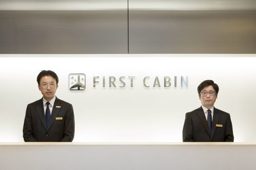 First Cabin Hakata Hotel Fukuoka  Bagian luar foto