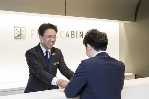 First Cabin Hakata Hotel Fukuoka  Bagian luar foto